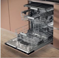 Hotpoint Dishwasher 60cm 3D Zone Wash/Express Cycle (15 Settings)