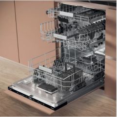 Hotpoint Dishwasher 60cm 3D Zone Wash (Hydro Force 14 Setting)